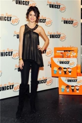 normal_004 - October 26th - Trick-or-Treat for UNICEF concert