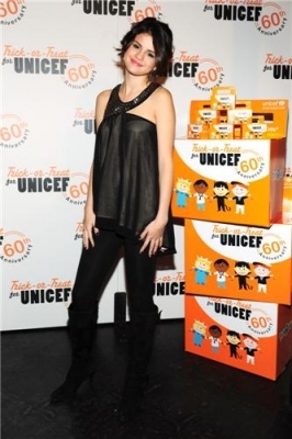 normal_011 - October 26th - Trick-or-Treat for UNICEF concert