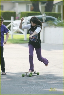 normal_selenafan07 - Skateboarding during lunch break on WOWP