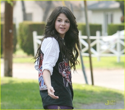 normal_selenafan013 - Skateboarding during lunch break on WOWP