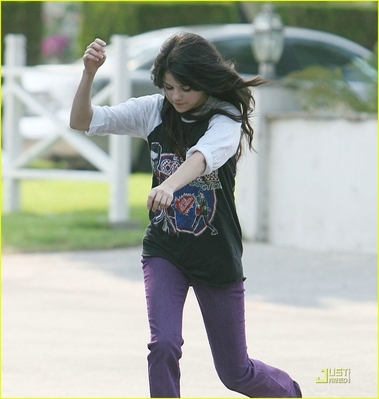 normal_selenafan015 - Skateboarding during lunch break on WOWP