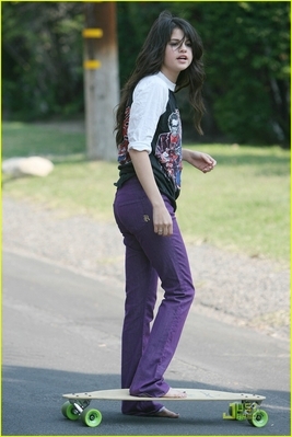 normal_selenafan017 - Skateboarding during lunch break on WOWP