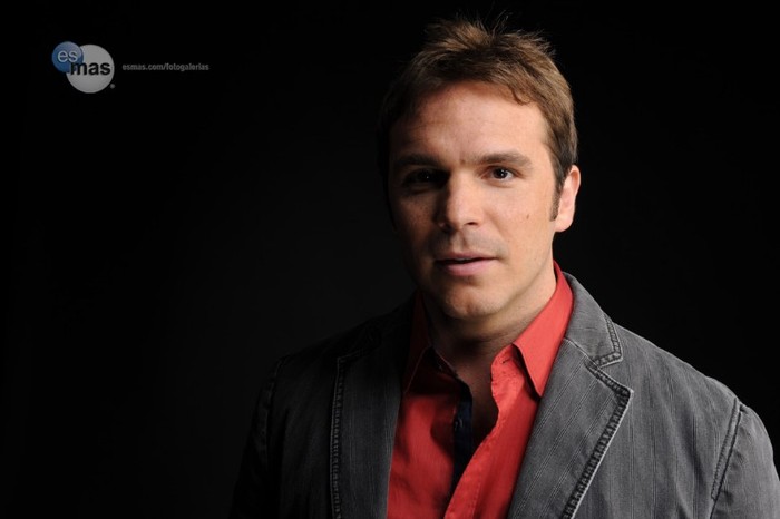 _17-a8f4ad1e-13d2-102e-bbac-0019b9d5c8df