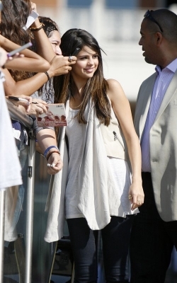 normal_005 - June 15th- Meeting Fans outside Good Morning Texas studios in Dallas - Texas