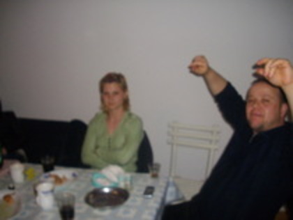 13541053_AQVWXRRJF - familia si prieteni