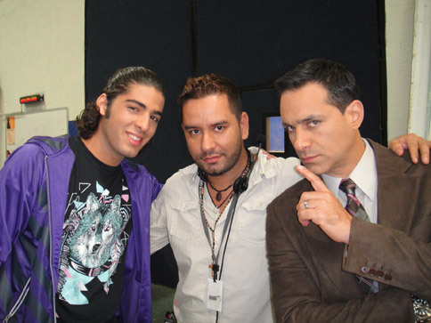 behind12_1___484x363