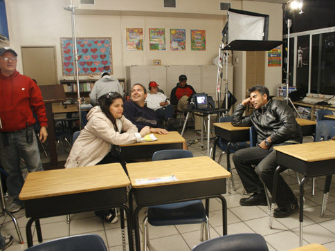 behind14_0___484x363