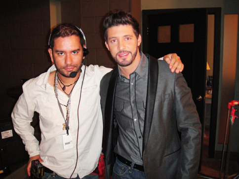 behind16_0___484x363