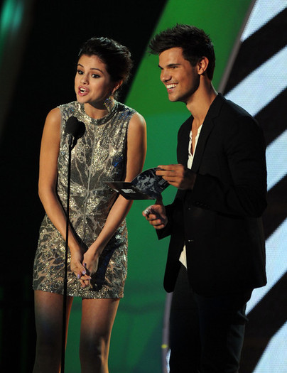 Selena+Gomez+2011+MTV+Video+Music+Awards+Show+Xq63W_DFng8l - August 28th - 2011 MTV Video Music Awards