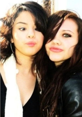 normal_04 - Selena Taking Pictures with Fans outside her Dallas - Texas