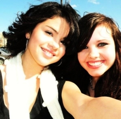 normal_05 - Selena Taking Pictures with Fans outside her Dallas - Texas