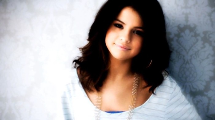 bscap0042 - Selena Gomez - People do forget hating hurts