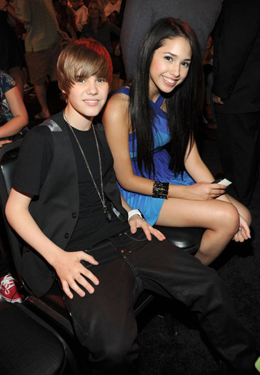 justin_bieber_jasmine_villegas