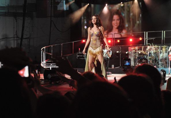 Selena+Gomez+Selena+Gomez+Scene+Concert+yYUoT0Z4Q0zl - Performs at the PNC Bank Arts Center - Holmdel - New Jersey