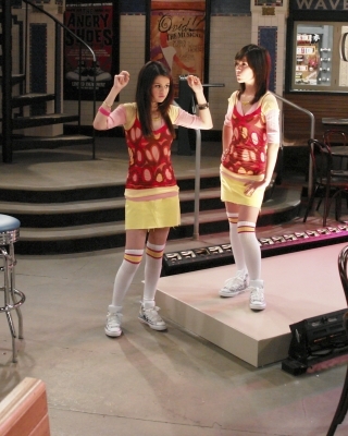 normal_09 - Wizards of Waverly Place Season 1 Episode 01 05 - Disenchanted Evening