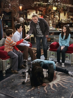 normal_006 - Wizards of Waverly Place Season 1 Episode 01 - Crazy Ten Minute Sale