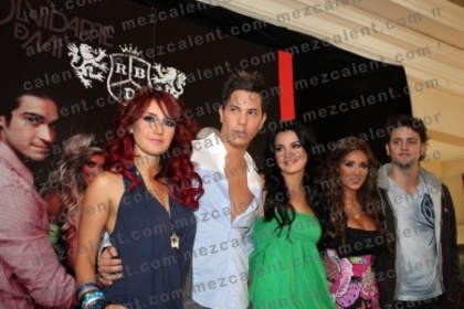 012~8 - 1-RBD Presentacion Para Olvidarte de Mi