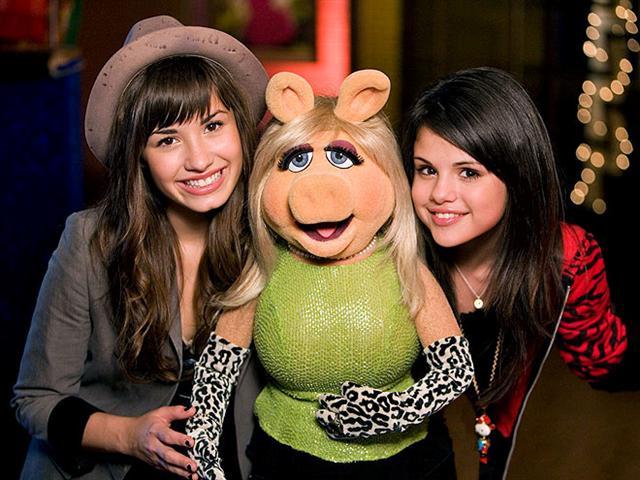 selena-gomez-small - selena gomez