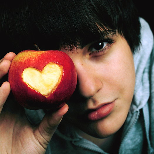 Mr__Apple_Love_2_by_fhrankee - Poze artistice