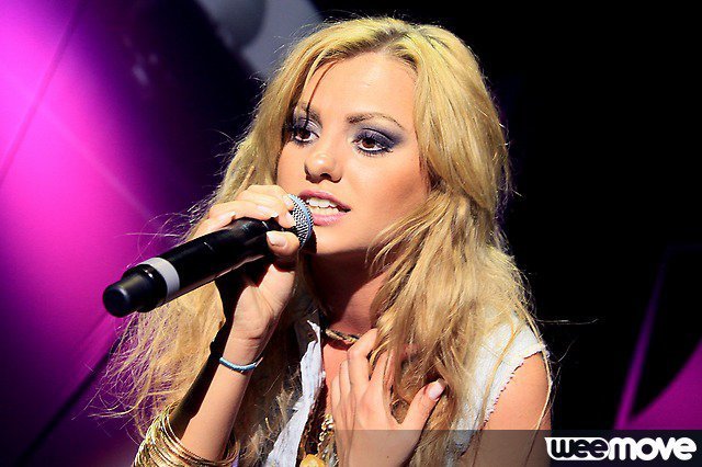 261614_190432257672296_164205446961644_436051_3312095_n - alexandra stan