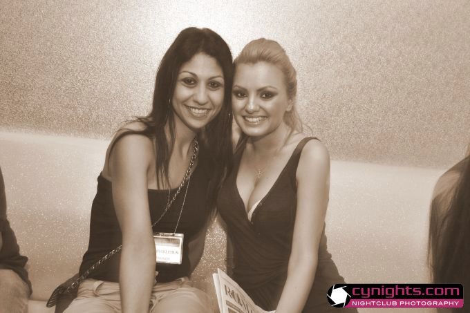 262010_198669836848538_164205446961644_465342_1763856_n - alexandra stan