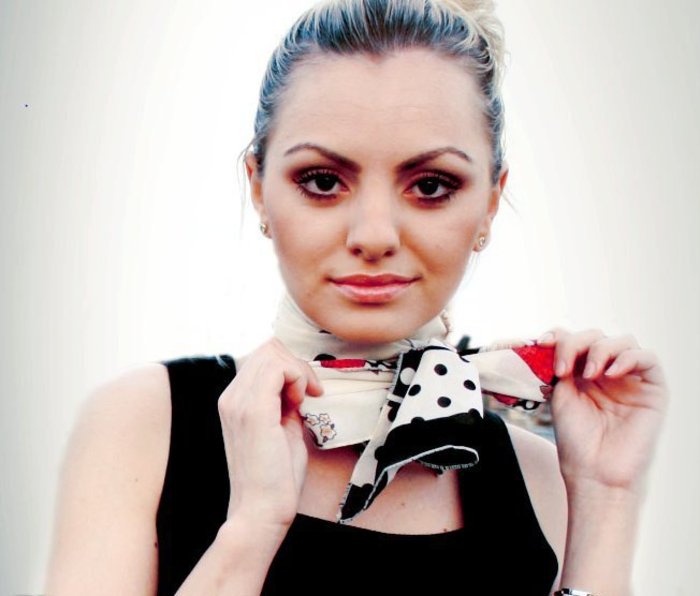 263614_198367263545462_164205446961644_464063_6942033_n - alexandra stan