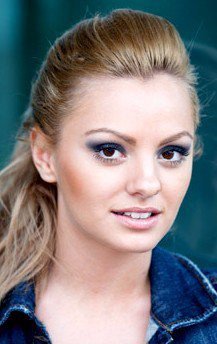 264251_193420587373463_164205446961644_449530_3967859_n - alexandra stan