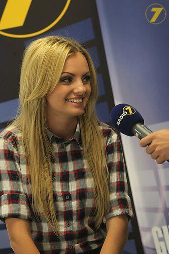 291894_224496820932506_164205446961644_537360_2750982_n - alexandra stan