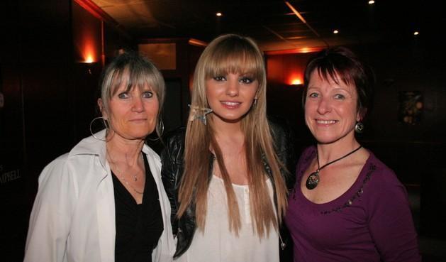 298347_255002811199856_254956224537848_852538_8277171_n - alexandra stan