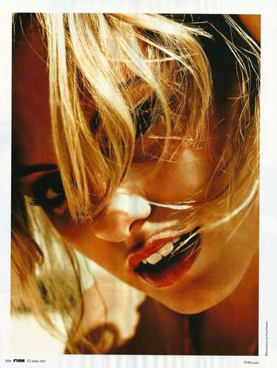 298780_255020761198061_254956224537848_852614_7544673_n - alexandra stan