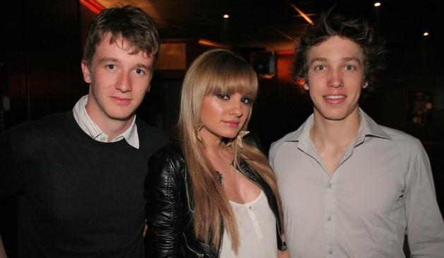 307712_255003064533164_254956224537848_852548_6664560_n