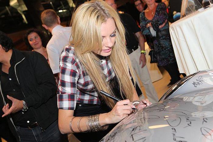 316244_224496704265851_164205446961644_537352_1767025_n