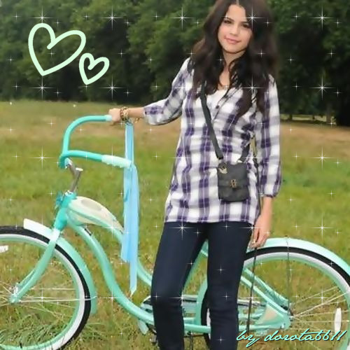 47221978_EVAAKHUYI - selena gomez