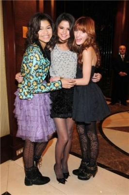 normal_012 - 15 03 2012 Taking photos in her Hotel after leaving it with Shake it up Stars