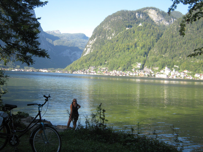 foarte frumos lac -partea de est - hallstat-dachstein welterbe