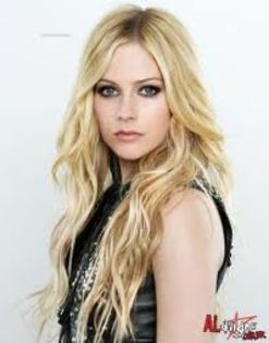 FANx1xAVRILxLAVIGNE