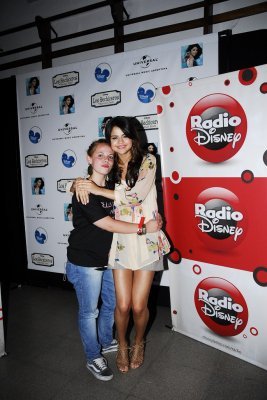 044 - 4 02 2012 Meet And Greet at Argentina Concert