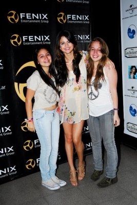 normal_061 - 4 02 2012 Meet And Greet at Argentina Concert