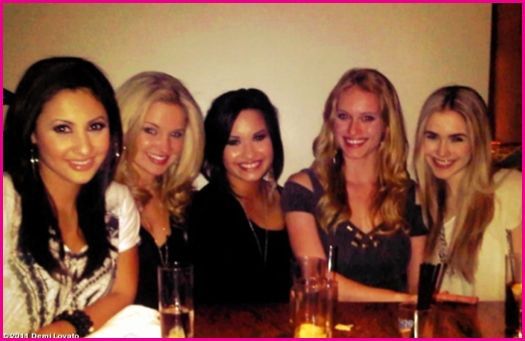 Demi-Lovato-Girls-Night-Out