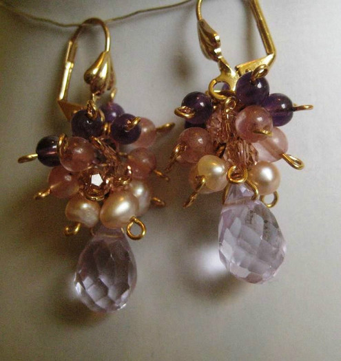 Cercei_ametist,_cherry_cuart,_perle_de_cultura,_cristale,_sarma_placata_cu_aur_14_k_BIJUTERIE_LUMA_B