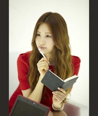 406px-264335_211223682252696_118041071570958_524538_433266_n - Seohyun