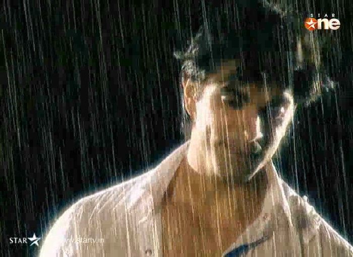 176163_190943477594423_154546784567426_556687_7534672_o - xxKaran Singh Grover-Armaanxx