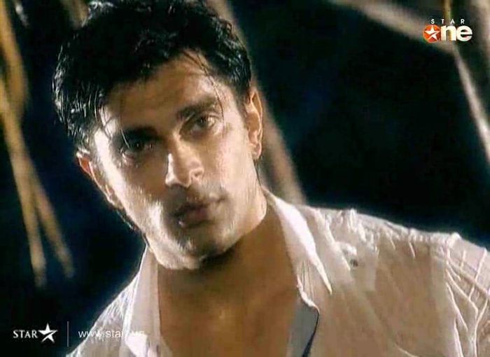 176291_190943747594396_154546784567426_556693_5660262_o - xxKaran Singh Grover-Armaanxx