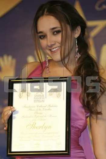 2uom2wh - Sherlyn