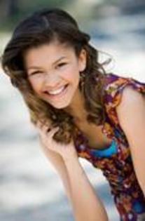 43077838_LNJXOUWVH - Zendaya Coleman