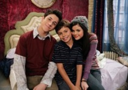 42293742_GYYJRIUIQ - Wizards of Waverly Place