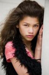 31518334_YEFVGPNWO - Zendaya Coleman