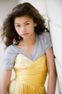 45016927_LKLTTBKIQ - Zendaya Coleman