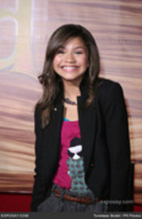 31518159_KBZYXOMKP - sedinta foto Zendaya Coleman5