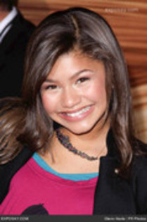 31518315_BUZGCKTZU - sedinta foto Zendaya Coleman5